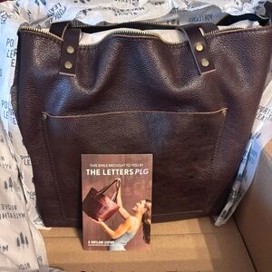 Large Portland Leather tote in Coldbrew